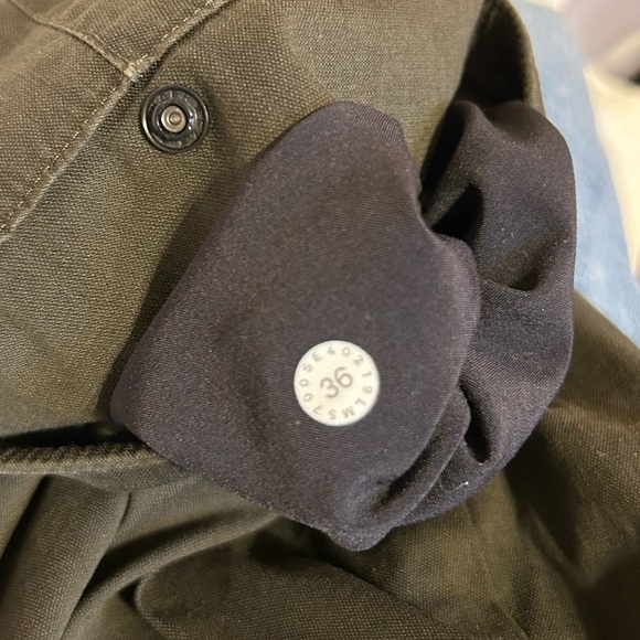 Lululemon Commission Pant
Slim Warpstreme 
Olive Green - Picture 7 of 8